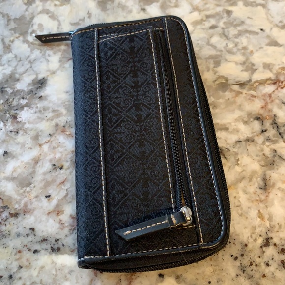 First Issue Wallet - Picture 5 of 8
